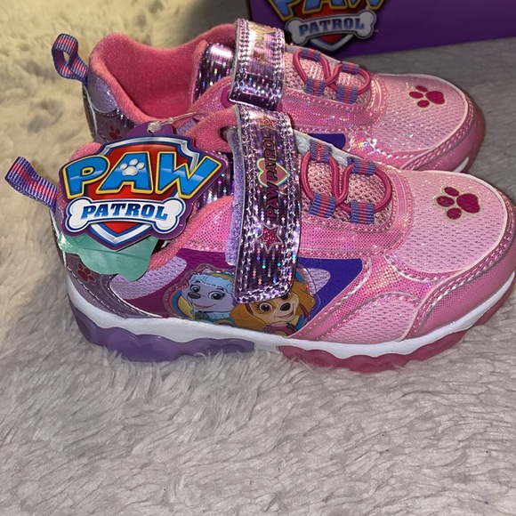 PAW PATROL🐶 LIGHT UP 💡SNEAKERS - Picture 5 of 9